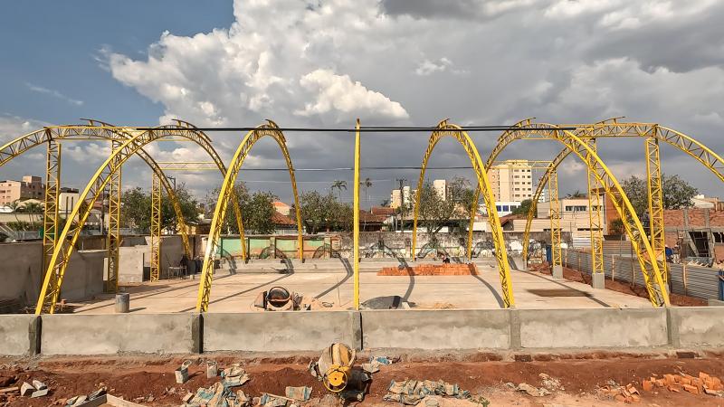 Construção da quadra da EMEF Lucas Thomas Menk