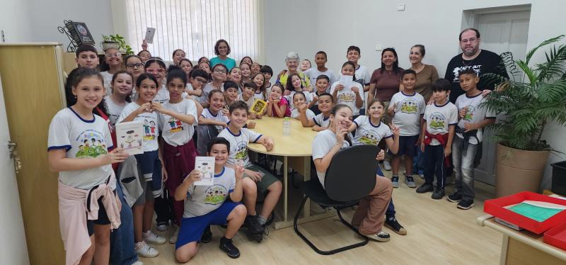Visita da criança da rede na SME