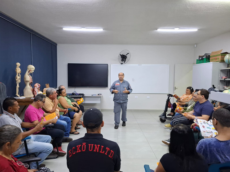 EJA de Assis participa com sucesso do projeto “Bombeiro na Escola”