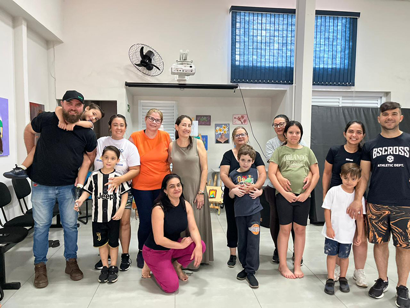 Conexão, Afeto e Movimento: Matroginástica Fortalece Vínculos Familiares no Centro de Altas Habilidades e Superdotação