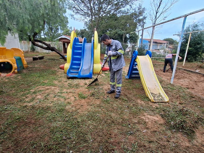 Final de semana é tempo de cuidar das escolas!