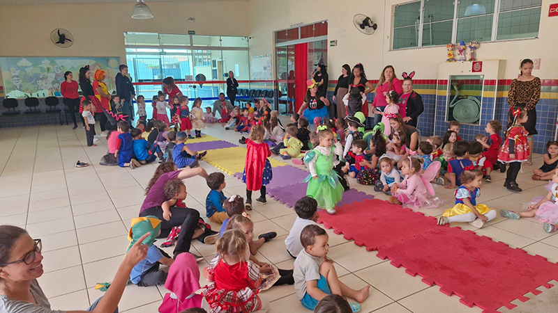 EMEI Bambalalão é palco de alegria e criatividade em Festa da Fantasia