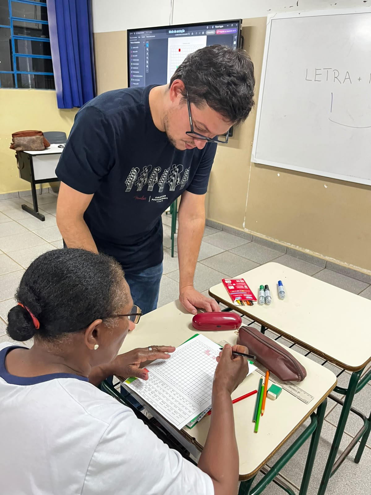 MÃOS QUE CONTAM HISTÓRIAS | EJA