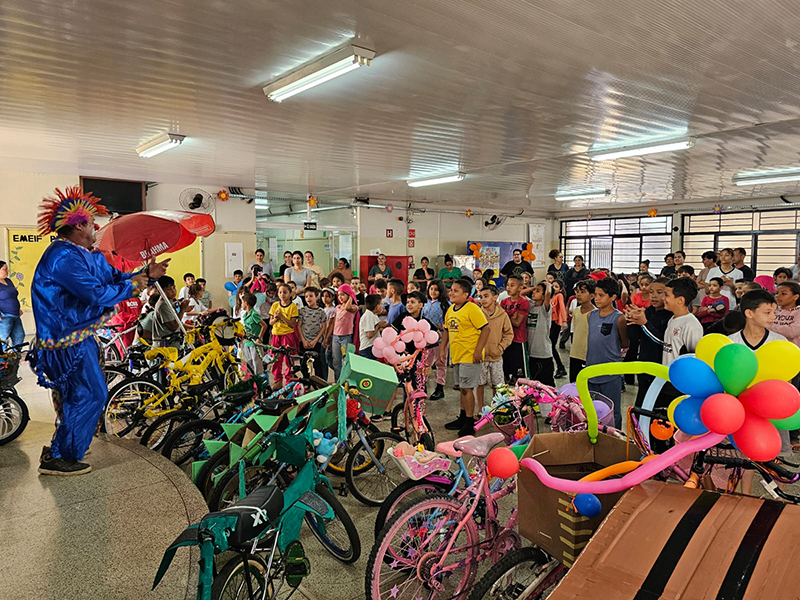Semana da Criança no EMEF João Leão é marcada por manhã de alegria e integração entre família e escola