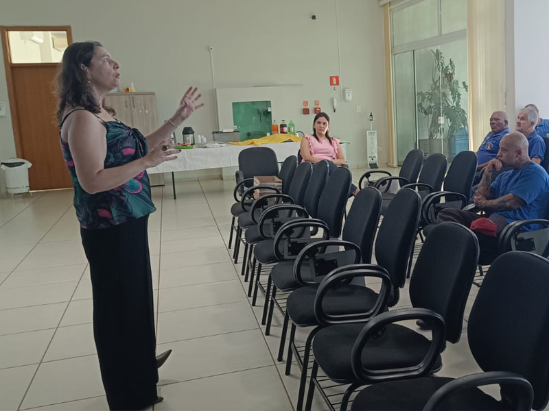 Segundo encontro do Projeto SensibilizAção acolhe funcionários da Manutenção Escolar