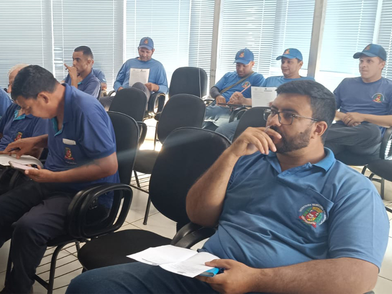 Segundo encontro do Projeto SensibilizAção acolhe funcionários da Manutenção Escolar