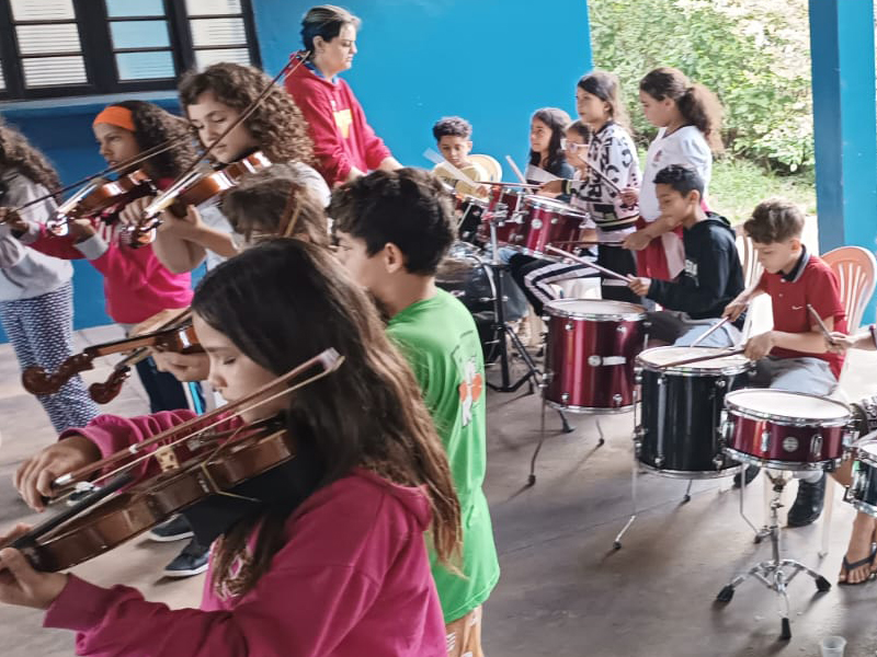 Parceria entre a Rede Municipal e o Projeto Guri transforma aprendizado de alunos do 5º ano