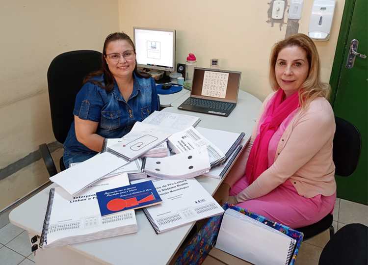 Secretaria Municipal de Educação de Assis recebeu doação de material especializado para inclusão de aluno com Deficiência Visual