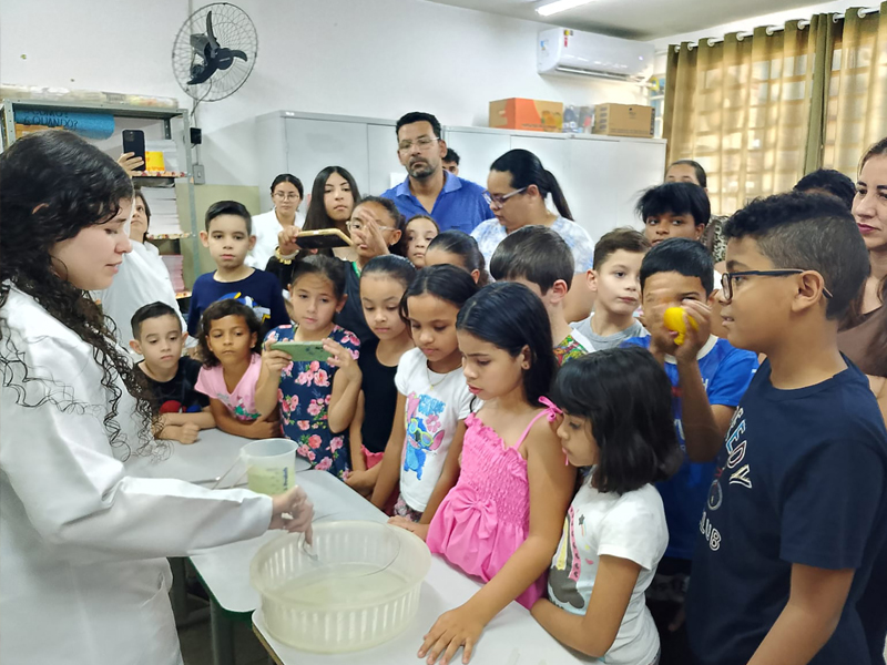 Feira de Ciências da EMEIF Prof. João de Castro encanta comunidade e celebra o protagonismo estudantil