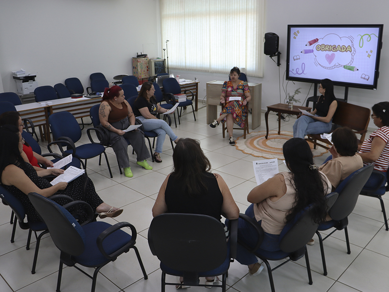 Educação de Assis promove formação continuada para professores do Reforço Escolar