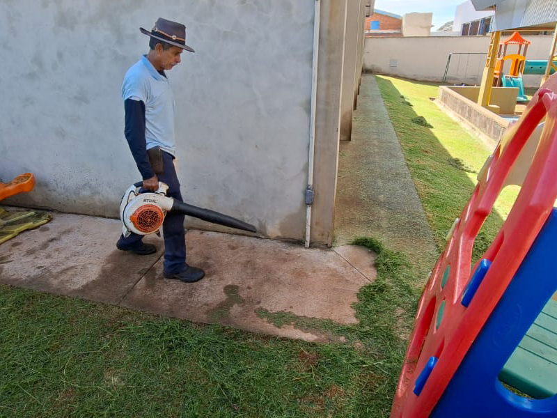 Final de semana é tempo de cuidar das escolas!