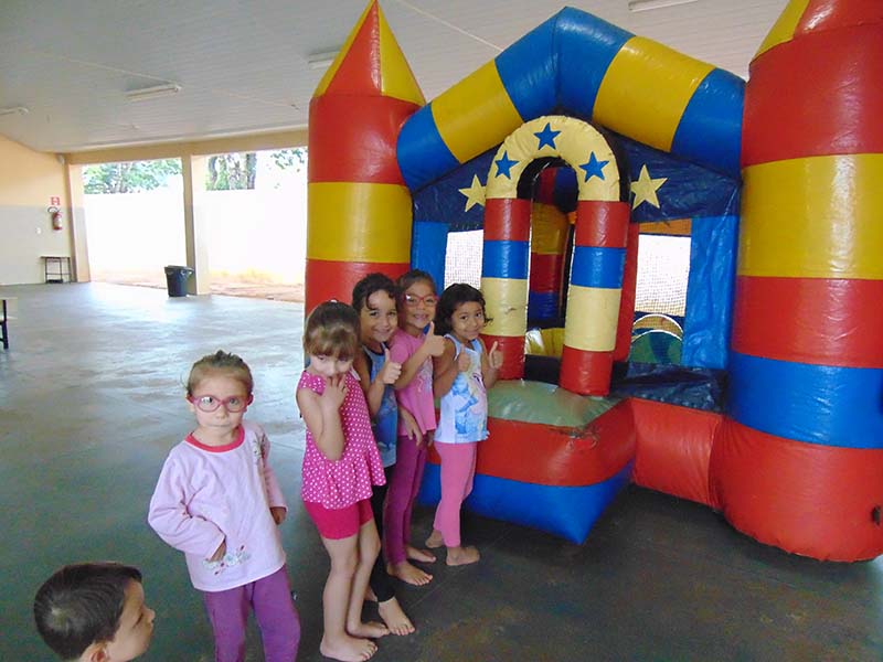 Atividade recreativa  destaque na Semana da Criana da escola Rubem Alves
