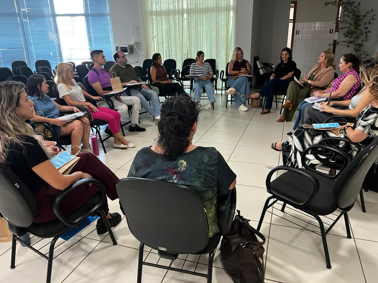 Secretaria de Educação promove encontro de acolhimento e alinhamento com supervisores da rede municipal