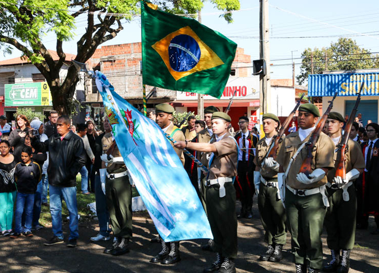 Educao Municipal marca presena no Desfile da Independncia