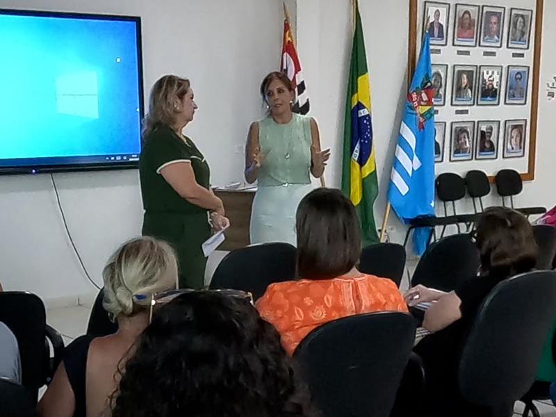 Secretaria Municipal da Educação de Assis promove formação sobre a importância das brincadeiras na aprendizagem
