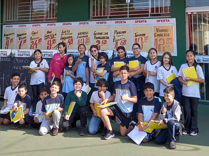 5º Ano A vivencia a Matemática na prática em visita ao Supermercado Martins