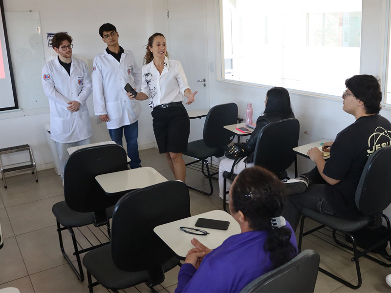 Profissionais da educação participam de mais um treinamento em urgências e emergências na FEMA