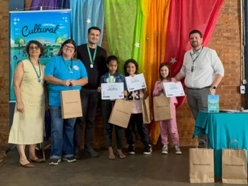 Alunos da EMEIF Prof.ª Maria Amélia de Castro Burali são homenageados no Concurso Cultural do Instituto Sicoob Crediceripa
