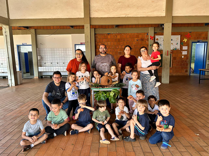 Ateliê “O Ninho do João-de-Barro” encanta crianças e inspira professores na Rede Municipal de Ensino