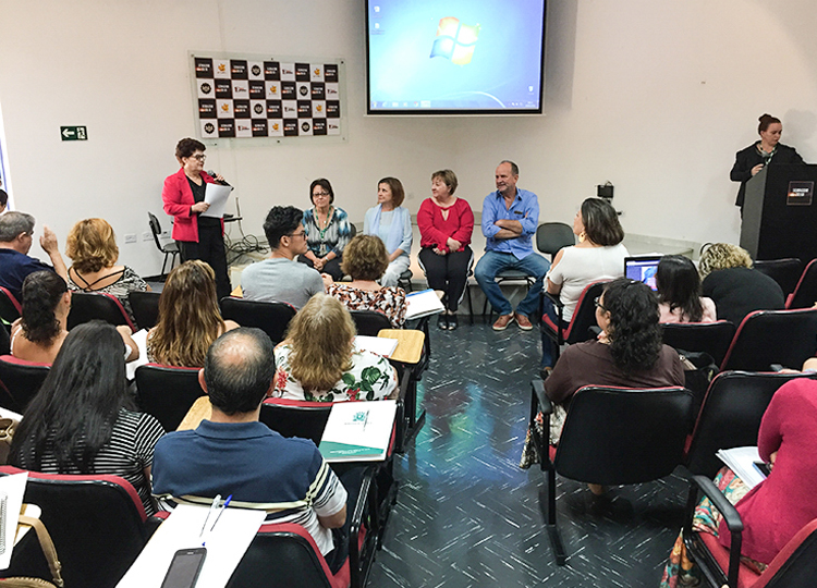 Educadores e autoridades municipais participam de conferncia intermunicipal preparatria para o CONAE 2018