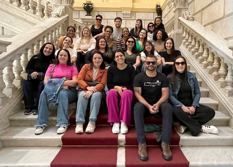 🚌✨ Educadores da EMEI O Pequeno Polegar realizam viagem cultural a São Paulo com foco na formação e valorização profissional