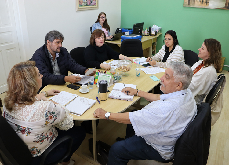Secretaria Municipal de Educação de Assis Promove Encontro Estratégico para Fortalecer Gestão Democrática e PME