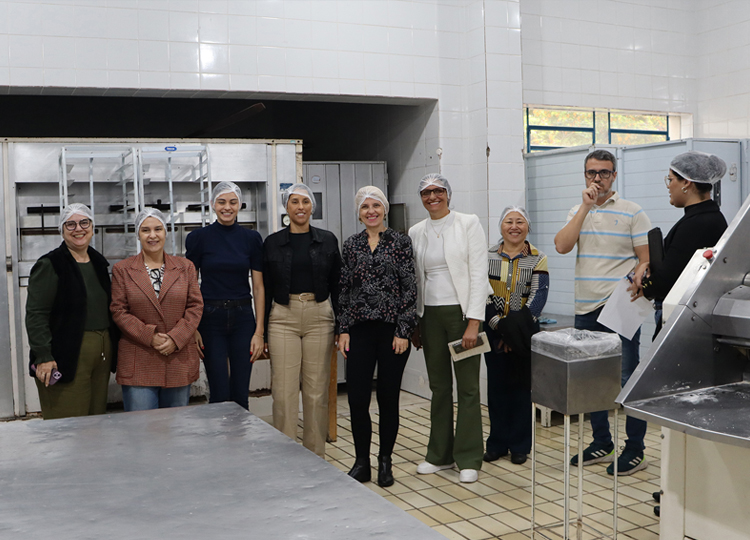 Prefeitura Municipal de Assis e Secretaria de Educação Recebem Comitiva de Santo Antônio da Platina para Intercâmbio sobre Alimentação Escolar