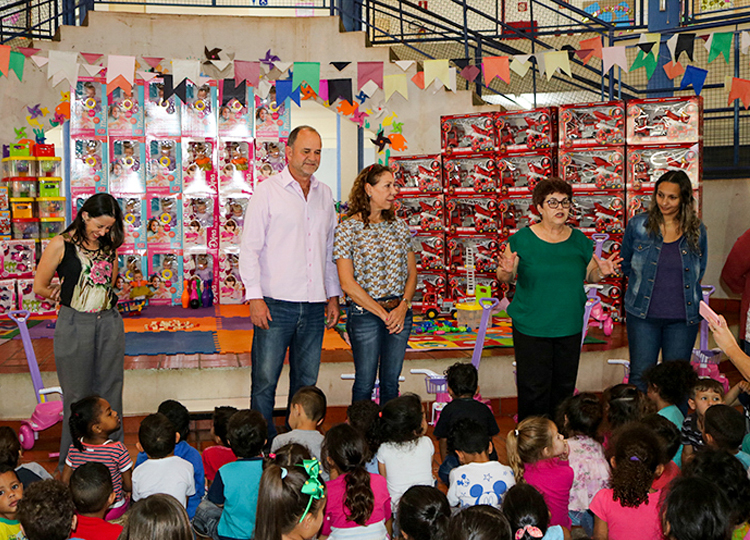 Prefeitura adquire mais de 12 mil brinquedos para a Educao Infantil