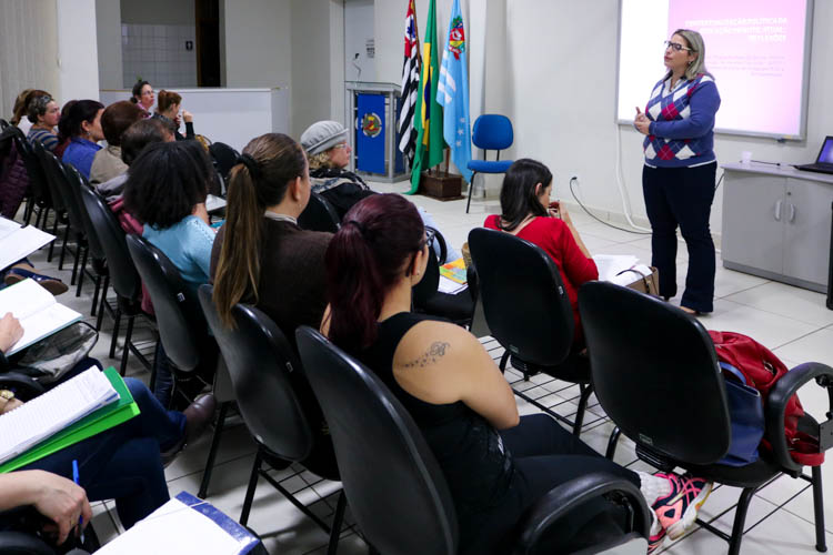 Formao continuada de Professores das creches municipais aborda Prticas Pedaggicas humanizadoras